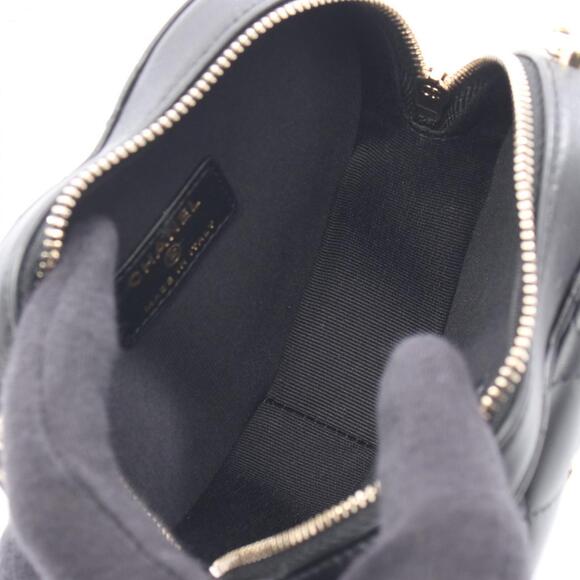 CHANEL Matelasse Heart Shoulder Bag in Lambskin Leather, Black - Picture 3 of 6